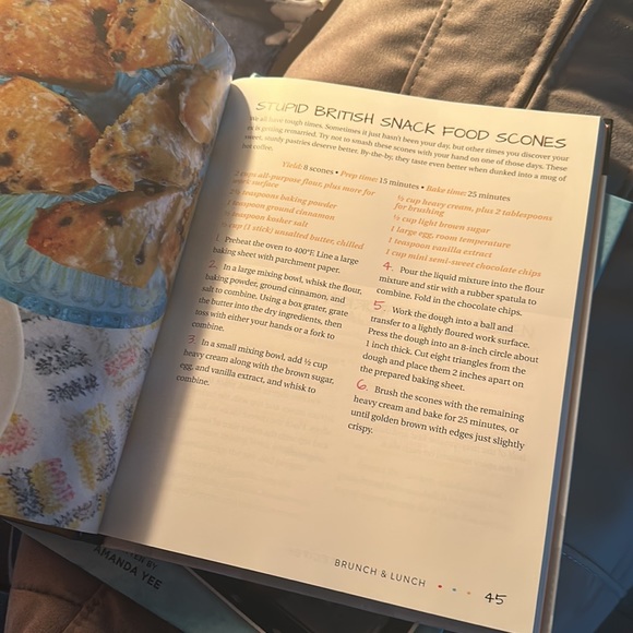 Friends brand new unofficial cookbook 152 pages hardcover brand new gift - Picture 2 of 3